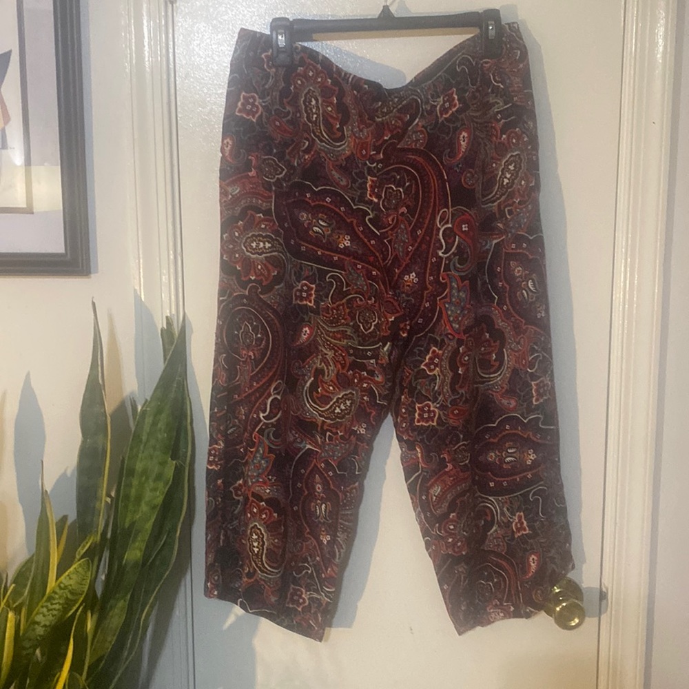 JJill Lg lightweight capri paisley floral print